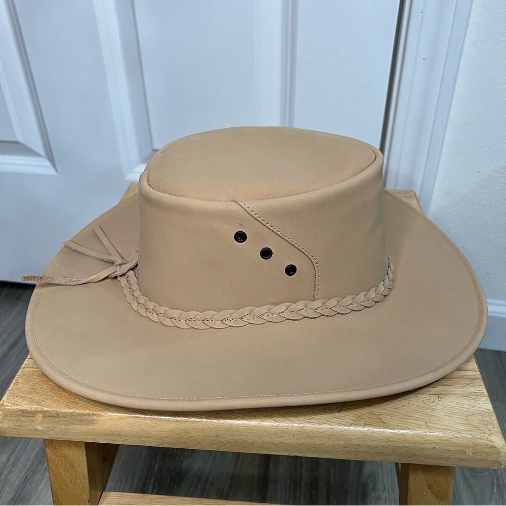 Beige Women's Leather Hat with Braided Detail - Picture 4 of 8